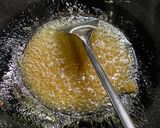 Foto langkah ke 3 dari resep Lauk bumbu kuning jadi.