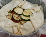 Foto del paso 4 de la receta: Galette de hojaldre de aprovechamiento con calabacín