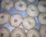 A picture of step 2 of Doughnut.