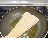 Foto del paso 1 de la receta: Filete de merluza con pimientos del piquillo y grana padano