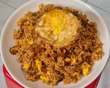 Foto langkah ke 9 dari resep Kimchi Bokkeumbap (Nasi Goreng Kimchi).