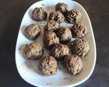 Foto del passaggio 8 della ricetta Biscotti con i fondi del caffè al cioccolato fondente