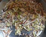 बोम्बे आइस हलवा (Bombay Ive halwa recipe in hindi) रेसिपी चरण 2 फोटो