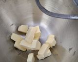 Une image de l'étape 1 de Biscuits jaune à le fleur d'oranger.