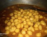 A picture of step 5 of Chole (Chickpea Curry).