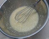 Foto langkah ke 4 dari resep Vanilla Raisin Muffins.
