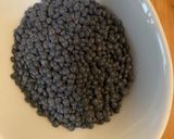 Foto del paso 1 de la receta: Lentejas caviar con boniato y calabacín