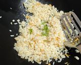 Foto langkah ke 3 dari resep Nasi Goreng Kunyit.