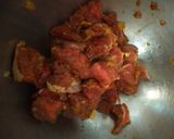 Foto langkah ke 2 dari resep Sate Goreng Daging Sapi Marinasi Nanas.