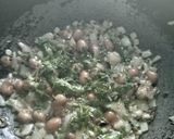 A picture of step 2 of Vermicelli upma.