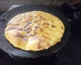 A picture of step 4 of Makki ki roti ki churi.