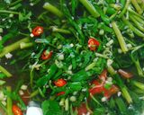 Hình bước làm 4 của món Canh rau muống nấu chua