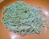 Foto langkah ke 6 dari resep Mie hijau homemade.