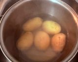 Foto del paso 1 de la receta: Croquetas de papa y atún rellenas de queso