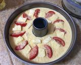 Foto del paso 4 de la receta: Budín de choclo, tomate, queso y cebolla