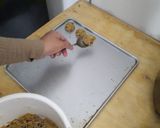 Foto langkah ke 2 dari resep Chocolate nuts palm sugar cookies || kue coklat kacang gula aren.