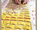 Foto del passaggio 3 della ricetta Tortelli radicchio e speck