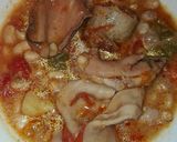 Foto del paso 1 de la receta Judías blancas con orejas patitas de cochinillo en la olla GM g
