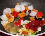 A picture of step 2 of Chilli egg (omlette style).
