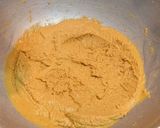 A picture of step 4 of Besan ke laddoo.