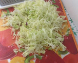 Foto del paso 1 de la receta: Ensalada de Col (Repollo)morado y col blanco verde!!