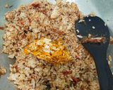 Foto langkah ke 4 dari resep Nasi Goreng Sambal Sisa.