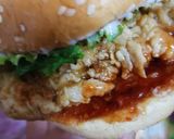 A picture of step 4 of Zinger burger.