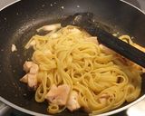 Foto langkah ke 3 dari resep Tagliatelle al salmone.