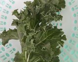 Hình bước làm 1 của món Thí nghiệm cùng cải xoăn: kale salad và kale chip
