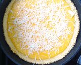 Foto langkah ke 3 dari resep Pie susu plus parutan keju teflon.