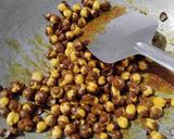 A picture of step 2 of Dry Murmura Bhel.