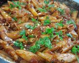 A picture of step 6 of Red sauce pasta.