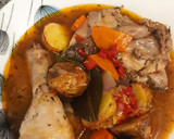 Foto del paso 6 de la receta: Pollo guisado a la cerveza, con verduras y patatas