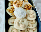 Foto del paso 5 de la receta: Chocolatinas de chocolate blanco con kikos, y con anacardos al punto de sal