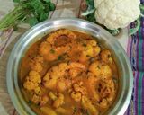 A picture of step 7 of Katla Cauliflower Curry.