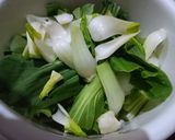 Foto langkah ke 1 dari resep Tumis sawi pok coy.