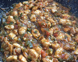 Foto del paso 3 de la receta: Arroz con pollo y langostinos
