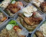 Foto langkah ke 9 dari resep Nasi Kebuli Ayam Goreng Pecah Enaknya.