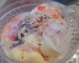 A picture of step 5 of Falooda ice cream.