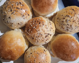 Foto del paso 1 de la receta: Queso crema con ciboulette y salame para rellenar figacitas de manteca