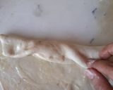 A picture of step 4 of Anda paratha.