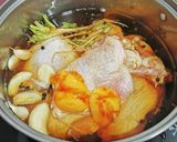 รูปขั้นตอนการทำที่ 2 ของ ไก่ต้มน้ำปลา