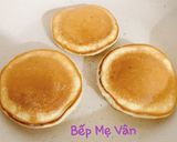 Hình bước làm 4 của món Bánh pancake hay còn gọi là bánh rán đôrêmon