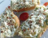 ગાર્લિક બ્રેડ (Garlic Bread Recipe in Gujarati) રેસીપી સ્ટેપ2ફોટો