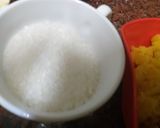 A picture of step 1 of Pineapple halwa.