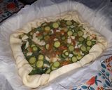 Foto del passaggio 3 della ricetta Torta salata zucchine e fiori