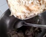 A picture of step 3 of Lauki-Chhupi Leftover Roti Pakodas.