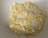 Foto del paso 2 de la receta: Lumaconi relleno de espinacas, gorgonzola y pera 🇮🇹
