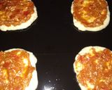 A picture of step 5 of Mini pizzas.
