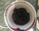 Valentin napi szív alakú Csokoládé erdei gyümölcs krémmel ♥️ recept fázis 4 fotója